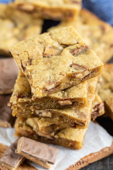 Heath Bar Recipes, Heath Bar Dessert, Toffee Bits Recipe, Best Blondie Recipe, Heath Cookies, Toffee Blondies, Toffee Bars Recipe, Heath Bar Cookies, Best Blondies Recipe