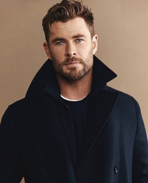 Chris Hemsworth Hair, Wedding Haircut, Hemsworth Brothers, Chris Hemsworth Thor, Australian Actors, Men Haircut Styles, Mens Haircuts Short, Liam Hemsworth, Business Portrait