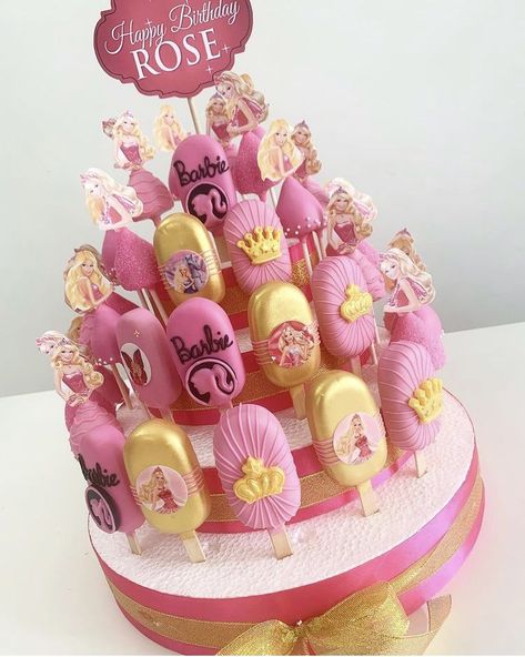 #CakeGoals: 29 Amazing Barbie Cake Ideas to Inspire You Barbie Cakesicles Ideas, Barbie Cakepops Ideas, Barbie Cakecicles, Barbie Cake Pops Cakepops, Barbie Cakesicles, Cake Pop Designs Birthday, Barbie Cakepops, Barbie Treats Party Ideas, Barbie Cupcakes Ideas