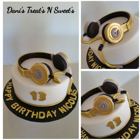 Beats headphone cake Headphones Cake Ideas, Headphone Cake Ideas, Headphones Cake, Cakes For Teenagers, Dj Cake, Cake For Boyfriend, 14th Birthday Cakes, Music Cake, 13 Birthday Cake