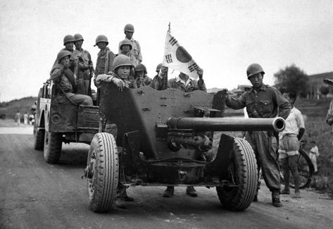 Suwon Airfield being evacuated by South Korean troops as North Korea advances in 1950. Special Air Service, Harry Truman, Korean Peninsula, Korean History, Royal Marines, Suwon, North Korean, Foreign Policy, North Korea