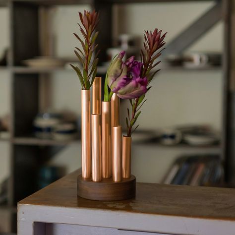 Minimalist Flower Arrangement, Wood Container, Gift Guide Design, Japanese Designs, Copper Vase, Minimalist Flower, Minimalist Flowers, Copper Pipe, Metal Pipe