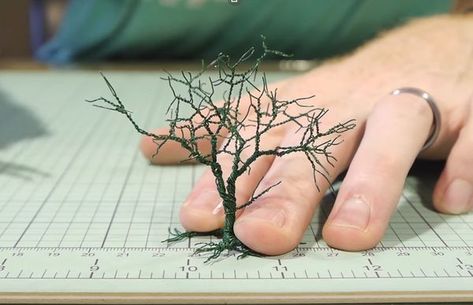 Diy Hobbit Hole Miniature, Making Miniature Trees, Foam Diorama, Tree Diorama, How To Make Trees, Different Trees, Mini Diorama, Scale Model Building, Tree Model