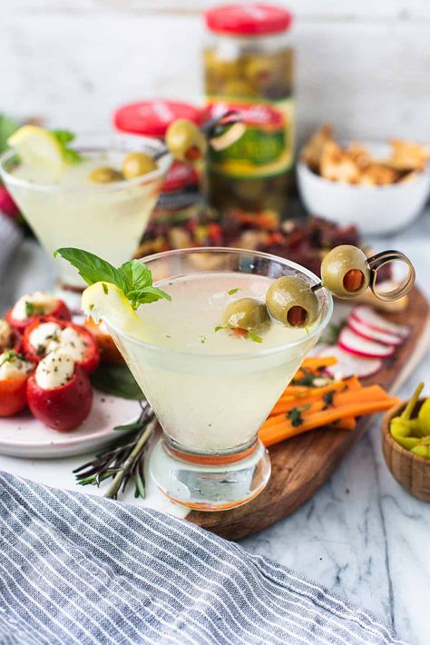 Savory Martini Recipes, Basil Martini, Speciality Drinks, Vegetarian Party, Olive Cocktail, Martini Olives, Lemon Vodka, Fantasy Food, Pretty Cocktails