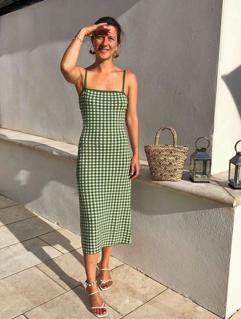 Best And Other Stories Dresses: Penny Goldstone wears a gingham midi from & Other Stories Mode Inspo, Mode Vintage, Mode Inspiration, Looks Vintage, Spring Summer Outfits, Look Fashion, Pretty Dresses, Spring Summer Fashion, Dress To Impress