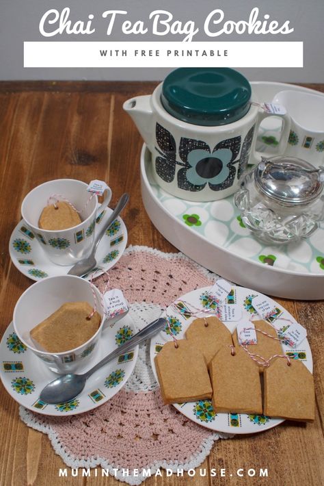 Free tea bag printables for chai shortbread tea bag cookies. These adorable spicy teabag shaped cookies are sure to be a hit at your next party. Chai Shortbread, Tea Bag Cookies, Diy Projects Gifts, Shaped Cookies, Free Printable Gift Tags, Sweet Cake, Free Tea, Garden Cafe, Chai Tea