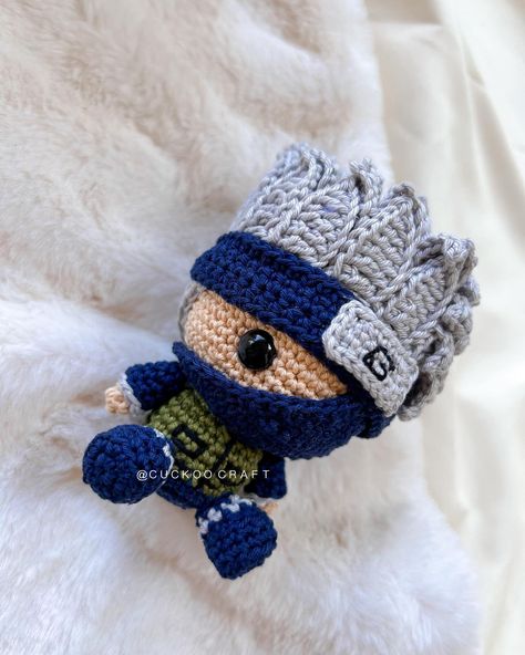 Bringing the Hidden Leaf’s legendary sensei to life with this Kakashi amigurumi! 🍃⚔️ Handcrafted with ninja precision and stitched with memories of epic battles. #ninja #naruto #kakashi #amigurumi Naruto Crochet Pattern Free, Naruto Crochet Pattern, Crochet Naruto, Anime Crochet, Yarn Creations, Crochet Animals Free Patterns, Crochet Design Pattern, Crochet Amigurumi Free Patterns, Crochet Amigurumi Free