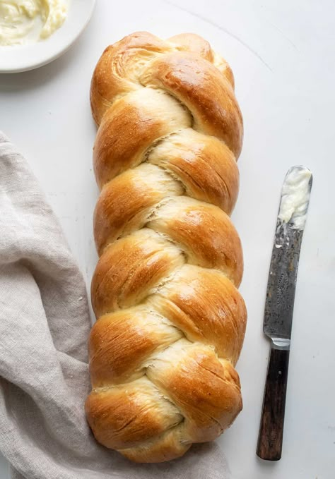 Easy Breads, Challah Bread Recipe, Challah Bread Recipes, Fall Baking Recipes, I Am Baker, Gourmet Breakfast, Braided Bread, Challah Bread, Bread Serving