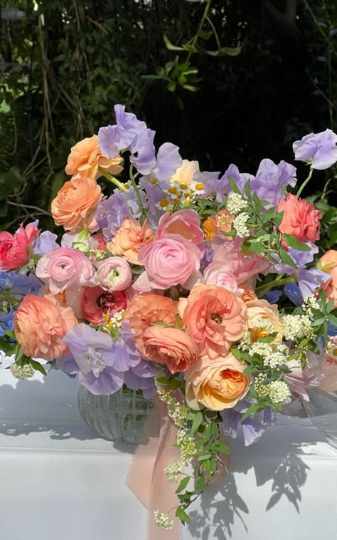 Peach Ranunculus Bouquet, Purple And Peach Bouquet, Luxury Bouquet Wedding, Peach And Lavender Aesthetic, Ranunculus Wedding Decoration, Peach Wedding Aesthetic, Peach And Lavender Bouquet, Blush Wedding Aesthetic, Lavender And Peach Wedding Decor