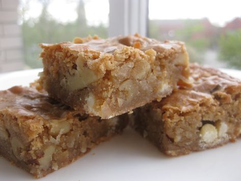 congo bars 001 Malted Milk Blondies, Brown Sugar Blondies, Congo Bars 12 Tomatoes, Fudge Cake Filling, Congo Bars, Super Bowl Snacks, Sugar Dough, Apple Slaw, High School Yearbook