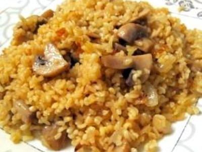 This bulgur wheat pilaf with mushrooms and onion is a perfect side for any meat. It is also a great meal on its own! Bulgar Recipes, Bulgur Wheat Recipes, Barley Recipes, Bulgur Recipes, Bulgar Wheat, Barley Recipe, Bulgur Wheat, Wheat Recipes, Greek Foods