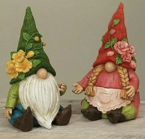 Ceramic Gnome Painting Ideas, Polymer Clay Princess, Polymer Clay Figures, Clay Fairies, Garden Gnomes, Pottery Painting Designs, Polymer Clay Diy, Art Carte, Diy Gnomes