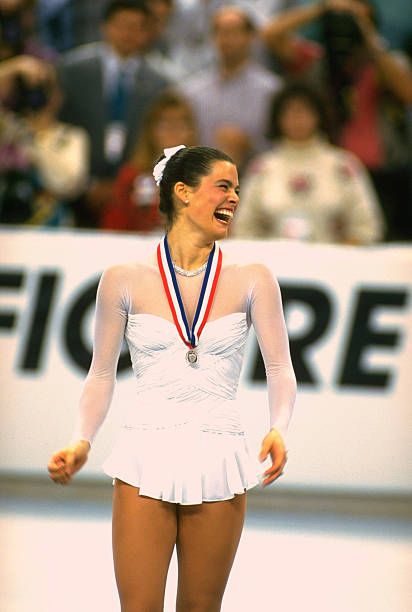 Nancy Kerrigan, Ice Skating Outfit, Skate 3, Figure Skating Costumes, Ice Skating Dresses, Award Ceremony, Sports Figures, Tennis Fashion, Skating Outfits