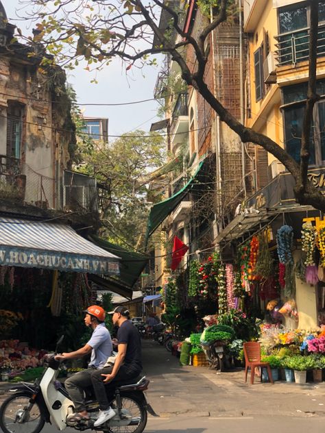 Vietnam In December, Vietnam Trip Aesthetic, Vietnamese Culture Aesthetic, Vietnam Instagram Pictures, Vietnam Ho Chi Minh City, Hanoi Vietnam Aesthetic, Saigon Aesthetic, Vietnam Shopping, Vietnam Beaches