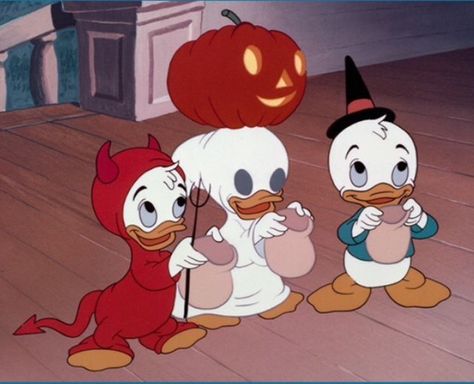 Trio Disney Characters, Aesthetic Halloween Wallpaper Computer, Halloween Wallpaper Trick Or Treat, Halloween Cartoon Aesthetic, Halloween Matching Pfp 3 People, Halloween Cartoon Characters, Halloween Profile Pics, Helloween Wallpaper, Creepy Movies