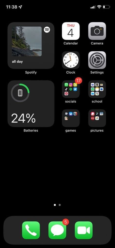 Homescreen Basic Layout, Ios 16 Home Screen Ideas Minimalist, Organize Phone Apps Iphone, Iphone Home Screen Layout Minimalist, Minimalistic Phone Layout, Minimalist Phone Layout, Iphone Layout Homescreen Ideas Aesthetic, Iphone Organization Screens, Homescreen Organization Iphone