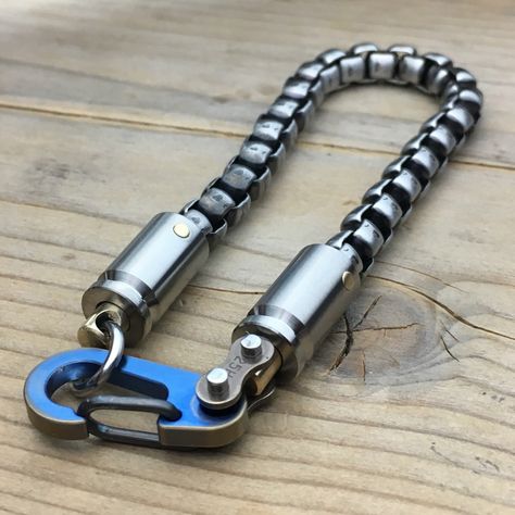 Cal.9mm Bracelet, Keychain or Wallet Chain / Exhaust Pipe texture 9mm Bullet, How To Clean Gold, Skull Wallet, Wallet Chains, Clean Gold Jewelry, Biker Wallet, Stylish Mens Fashion, Titanium Jewelry, Wallet Chain