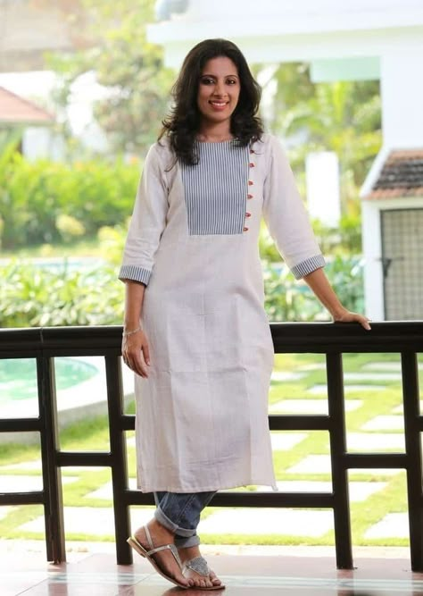 White Kurti Design, Plane White, Plain Kurti Designs, White Kurti, Plain Kurti, Salwar Neck Designs, Indian Kurti Designs, Kurti Sleeves Design, New Kurti Designs