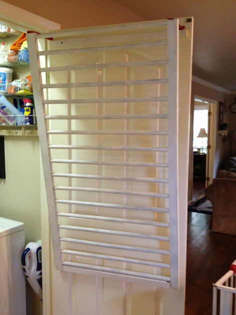 Old Baby Cribs, Laundry Room Drying Rack, Old Cribs, Organization Closet, Crib Rail, Drying Rack Laundry, Small Clothes, Laundry Room Storage, Rack Design