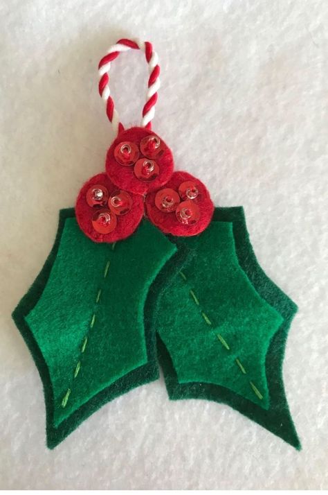 Sister Thought, Scrap Ornaments, Felt Ornaments Diy, Christmas Orniments, Flower Crafts Kids, Diy Felt Christmas Ornaments, Holly Leaves And Berries, Felt Crafts Christmas, Felt Crafts Diy