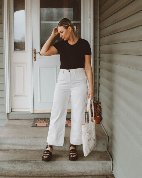 Voss Sandals Outfit, Black Sandals Outfit, Being Motivated, Sandals Outfit Summer, White Wide Leg Pants, Normal Clothes, Sandals Outfit, Outfits Casuales, Dr. Martens