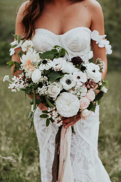 Bohemian Wedding Bouquet, Wedding Bouquet Ideas, Boho Wedding Theme, Neutral Wedding Flowers, Romantic Wedding Flowers, Rustic Wedding Flowers, Spring Wedding Flowers, Bouquet Ideas, Wedding Forward