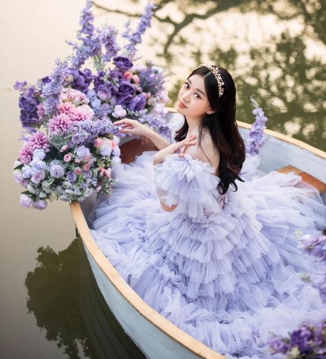 ÉBLOUIR (@eblouirdesign) • Instagram photos and videos Debut Photoshoot Ideas, Princess Photo Shoot, Quinceanera Photoshoot, Debut Photoshoot, Debut Ideas, Fairies Photos, Princess Photo, Photoshoot Poses, Fashion Poses