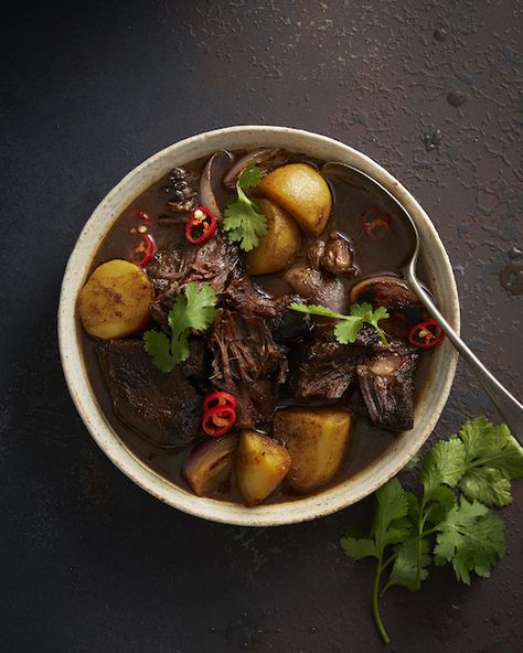 Thai Massaman Curry, Beef Massaman, Beef Massaman Curry, Massaman Curry Paste, Curry Beef, Marion's Kitchen, Massaman Curry, Slow Cooked Meat, Beef Curry