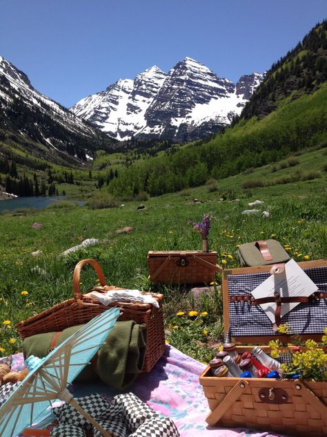 A picnic at the Maroon Bells packed by Chef David Viviano and styled by our friends at Gold Leaf Event Design and Productions? Pretty much our version of the perfect afternoon.‪‬ Picnic Aesthetic Mountains, Farmer Aesthetic, Mountain Picnic, Crystal City, Maroon Bells, Camping Aesthetic, Picnic Date, Romantic Date Ideas, Summer Dates