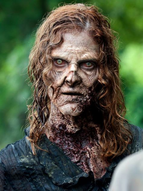 AMC`s The Walking Dead Season 4 Walker Zombie Face Makeup, Makeup Zombie, Dawn Of The Dead, Zombie Face, Walking Dead Zombies, Dead Zombie, Halloween Zombie, Zombie Makeup, Scary Makeup