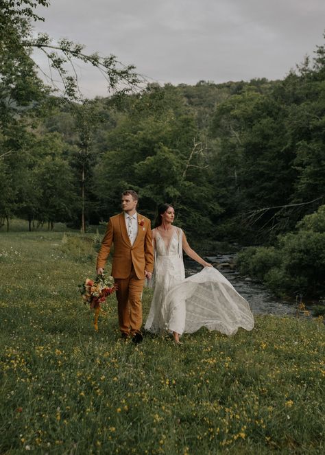 Woodsy Wedding Pictures, Pictures In The Forest, Catskills Mountains, Photoshoot Bride And Groom, Beautiful Full Moon, Elopement Bouquet, Groom Wedding Pictures, Rue De Seine Wedding Dress, Elopement Photoshoot