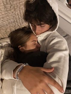 Goals To Set, Hugs And Kisses Couples, Relationship Cartoons, Goals Ideas, Fb Profile Photo, Dream Dates, Mattheo Riddle, Relationship Stuff, Get A Boyfriend