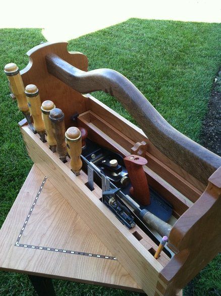 Wooden Tools, Wood Tool Chest, Tool Box Diy, Wood Tool Box, Woodworking Jigsaw, Wooden Tool Boxes, Woodworking Saws, Tool Tote, Woodworking Shop Projects