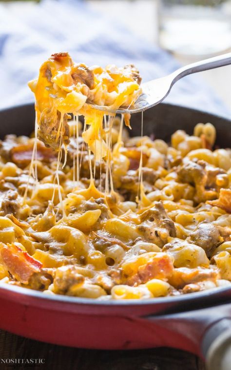 This gluten free Bacon Cheeseburger Pasta recipe has all the fabulous flavors of a bacon cheeseburger but in a skillet, my family absolutely LOVE this dish, it's mind blowingly awesome! Gluten Free Hamburger Helper, Bacon Cheeseburger Pasta, Gluten Free Hamburger, Bacon Cheeseburger Casserole, Hamburger Helper Recipes, Crockpot Pasta Recipes, Cheeseburger Pasta, Ground Beef Casserole Recipes, Hamburger Casserole