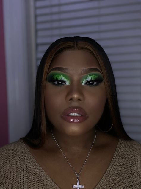 Green Black Makeup Looks, Emerald Green Rhinestone Makeup, Dark Green And Silver Makeup, Green Prom Makeup For Brown Eyes, Frog Makeup Aesthetic, Emerald Green Eye Makeup Black Women, Green And Silver Makeup, Mint Green Makeup Looks, Bday Looks