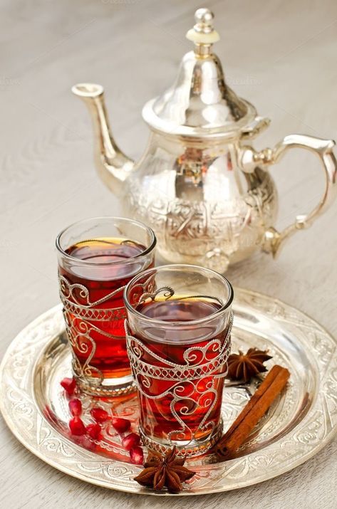 Moroccan Tea Set, Arabic Tea, Moroccan Tea, Tea Biscuits, Turkish Tea, Tea Design, Moroccan Food, Tea Glasses, Pretty Drinks