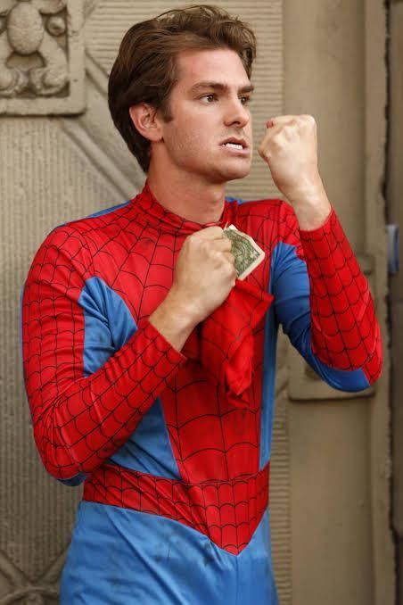 Andrew Garfield had the most comic accurate costume. I don’t know what you are on about. Spiderman Reaction Pic, Peter Parker Andrew Garfield, Garfield Pictures, Andrew Garfield Spiderman, Garfield Spiderman, Bug Boy, Reaction Pic, Celebrity Look Alike, Andrew Garfield