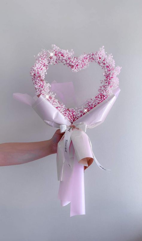 Satin Flowers Diy, Balloon Bouquet Diy, Diy Bouquet Wrap, Luxury Flower Bouquets, Flower Box Gift, Flower Bouquet Diy, Diy Gift Set, Flower Gift Ideas, Gift Bouquet