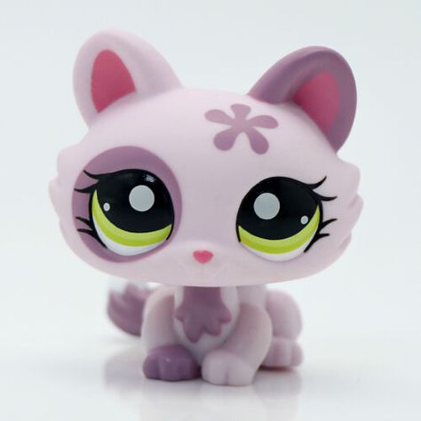 #hasbro #lps #listtlestpetshop #figure Cat Pet Shop, Old Lps, Lps Baby, Lps Aesthetic, Lps Longhair Cat, Lps Crouching Cat, Rare Lps, Old Lps Sets, Lps Cats