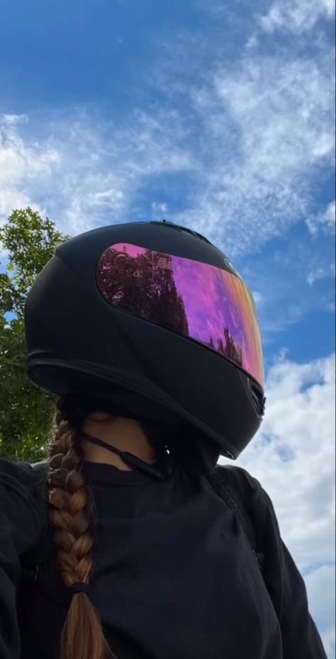 Sport Bike Helmets, Women Riding Motorcycles, Motorcycle Hairstyles, Biker Helmets, Motocross Love, Bike Aesthetic, Nike Kicks, Motorcycle Aesthetic, Biker Aesthetic