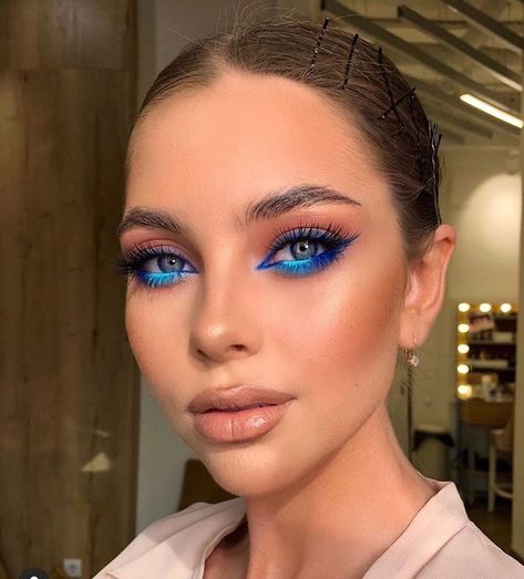 Image discovered by Di0_0normal. Find images and videos about beauty, makeup and eyes on We Heart It - the app to get lost in what you love. Editorial Make-up, Mekap Mata, Makeup 2018, Drag Make-up, Summer Makeup Looks, Smink Inspiration, Beauty Make-up, Makijaż Smokey Eye, Makeup Eye Looks