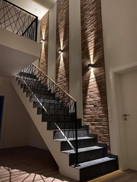 Scale Loft, Under Stairs Dog House, Stairs Design Interior, Transitional Decor Kitchen, Stair Case, Exterior Wall Design, Modern Stairs, Diy Stairs, Modern House Exterior Colors