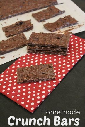 These homemade nestle crunch bars are so easy. Two ingredients are all you need to make them and they are just as good as the real thing! Nestle Crunch Bars, Crunch Candy Bar, Homemade Peppermint Patties, Homemade Chocolates, Easy Treats To Make, Nestle Crunch, Crunch Bars, Homemade Snickers, Crunch Bar