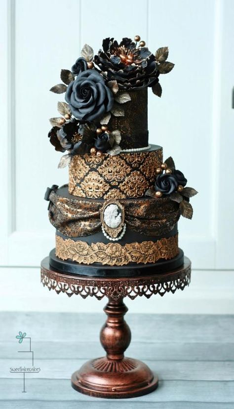 EDITOR'S CHOICE (10/19/2014) Victorian gothic wedding cake by Tamara View details here: http://cakesdecor.com/cakes/162606-victorian-gothic-wedding-cake Gothic Wedding Cake, Victorian Gothic Wedding, Super Torte, Gothic Cake, Halloween Wedding Cakes, Gateaux Cake, Gorgeous Wedding Cake, Victorian Wedding, Crazy Cakes