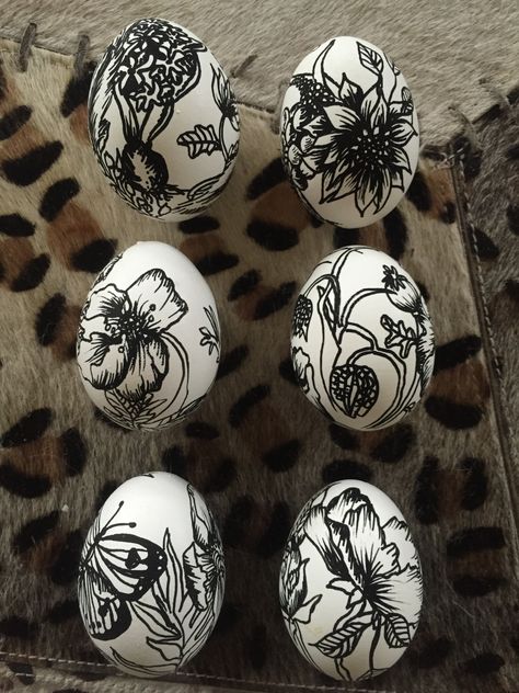 www.stinassmag.com. Handpainted eggs for easter Goth Easter Eggs, Goth Easter, Eggs Art, Eggs For Easter, Creative Wrapping, Easter Egg Art, Ukrainian Easter Eggs, Easter Egg Designs, Egg Art