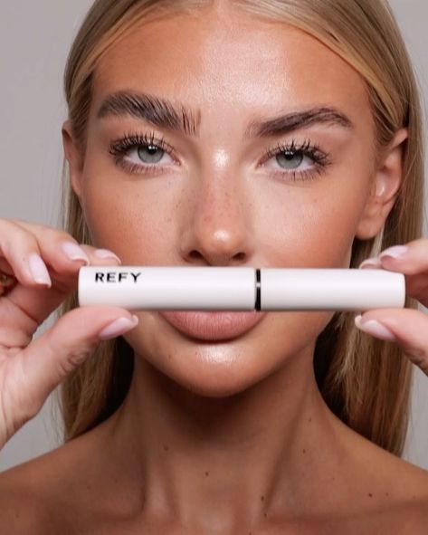 REFY (@refybeauty) • Instagram photos and videos Refy Brow Sculpt, Brow Sculpt, Botox Lips, Instagram Brows, Clear Brow Gel, Full Brows, Brow Wax, Brow Pomade, Trendy Makeup