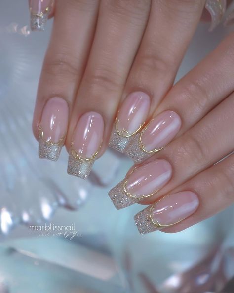 Pearl Nail Designs, Manicure Steps, Cream Nail, Pearl Nail, Gold Acrylic Nails, Nail Designs Ideas, Beauty Hacks Nails, Elegant Nail Designs, Blush Nails