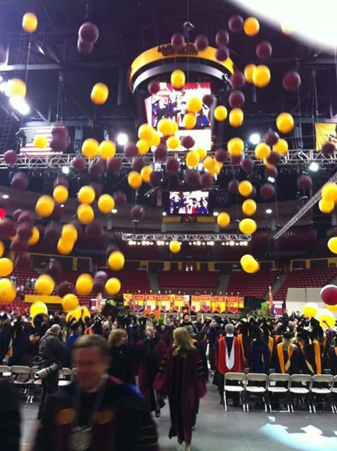 Celebratory balloons at the Arizona State University graduation ceremony Arizona State University Graduation, Asu Graduation Pictures, College Manifestations, Asu Graduation, Graduation Stage, Lucky Things, College Goals, University Events, Graduation Party Diy