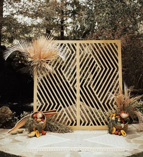 Malibu California Wedding - geo ceremony backdrop inspiration with pampas grass Modern Ceremony, Event Backdrops, Wedding Locations California, Wedding Backdrops, Malibu Wedding, Wedding Altars, Wedding Ceremony Backdrop, Wedding Spot, Geometric Wedding