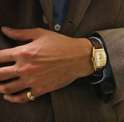 Trinity Cartier, Connor Cobalt, Adrette Outfits, Retro Watches, Mens Outfit Inspiration, Vintage Watches For Men, Elegante Casual, Old Money Style, Classy Jewelry